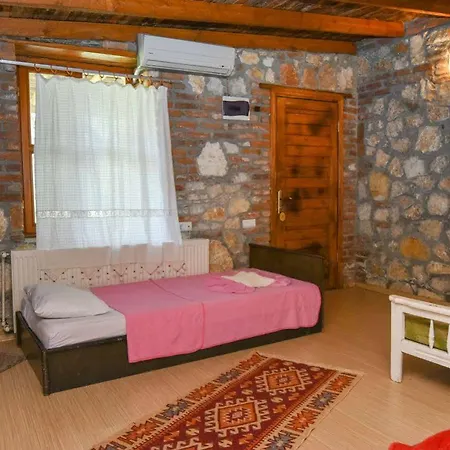 Pavel'in Yeri Butik 3*