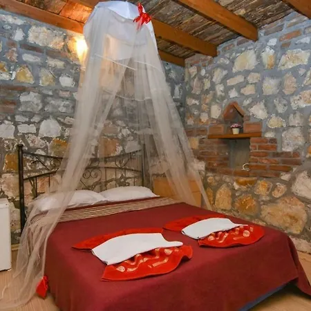 Pavel'in Yeri Butik Altinoluk